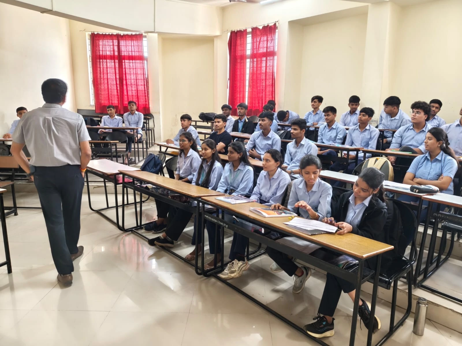 Mechanical Engineering students attending Advanced Braking System lecture