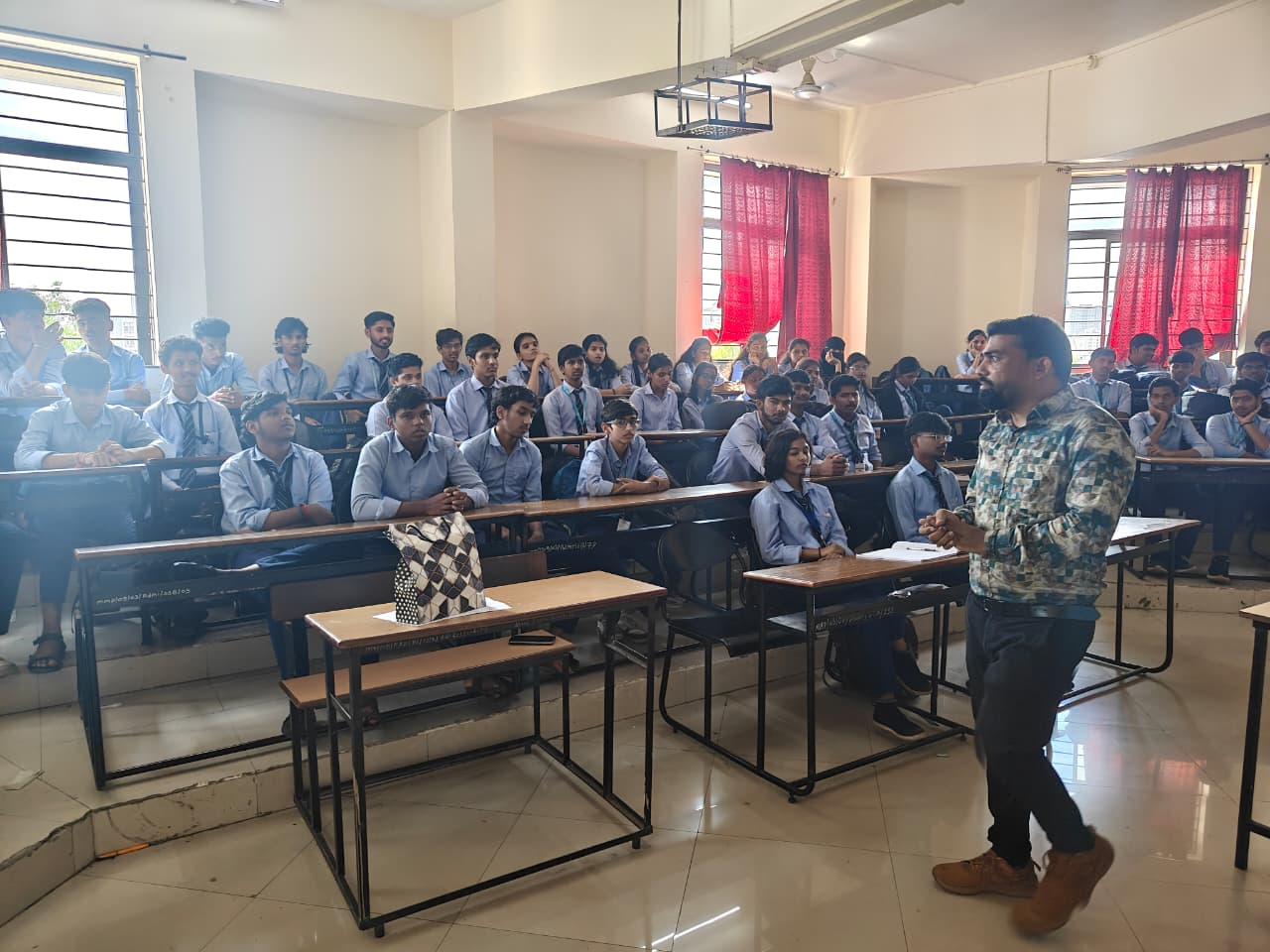 Students and faculty attending Smart Industry Revolution guest lecture